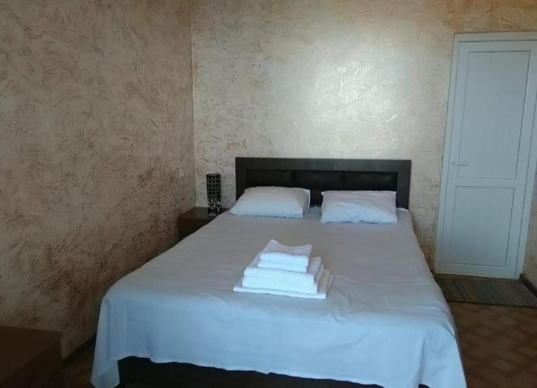Geno Guest House Kvariati Chambre photo